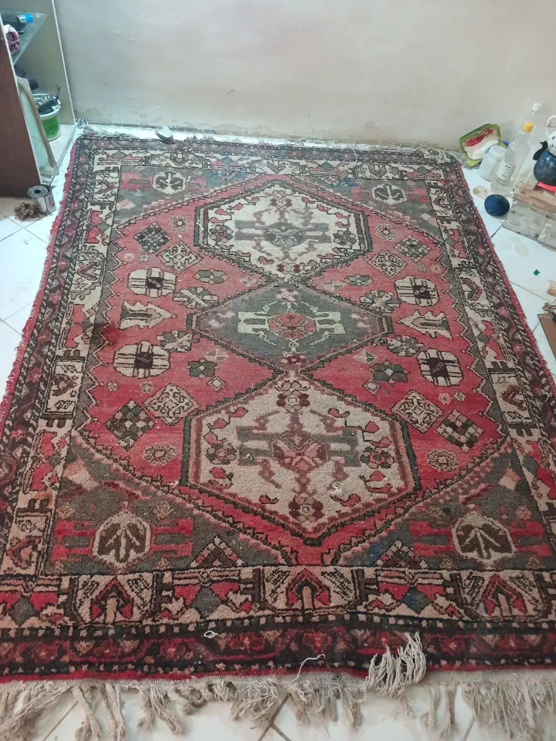 یک جفت فرش قدیمی دست بافت درباری|فرش|اصفهان, قلعه جوم|دیوار