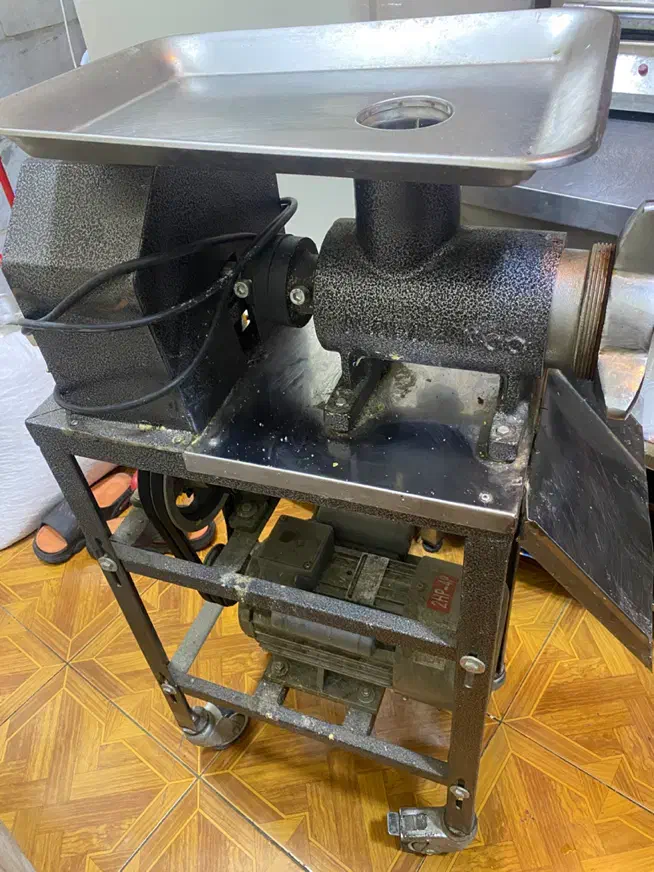 چرخ گوشت صنعتی ۳۲|کافی‌شاپ و رستوران|تهران, شهرک طالقانی|دیوار