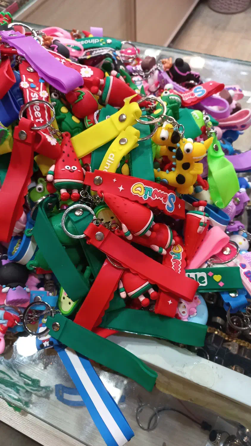 هدیه روز دانش آموز|بدلیجات|شیراز, سینما سعدی|دیوار