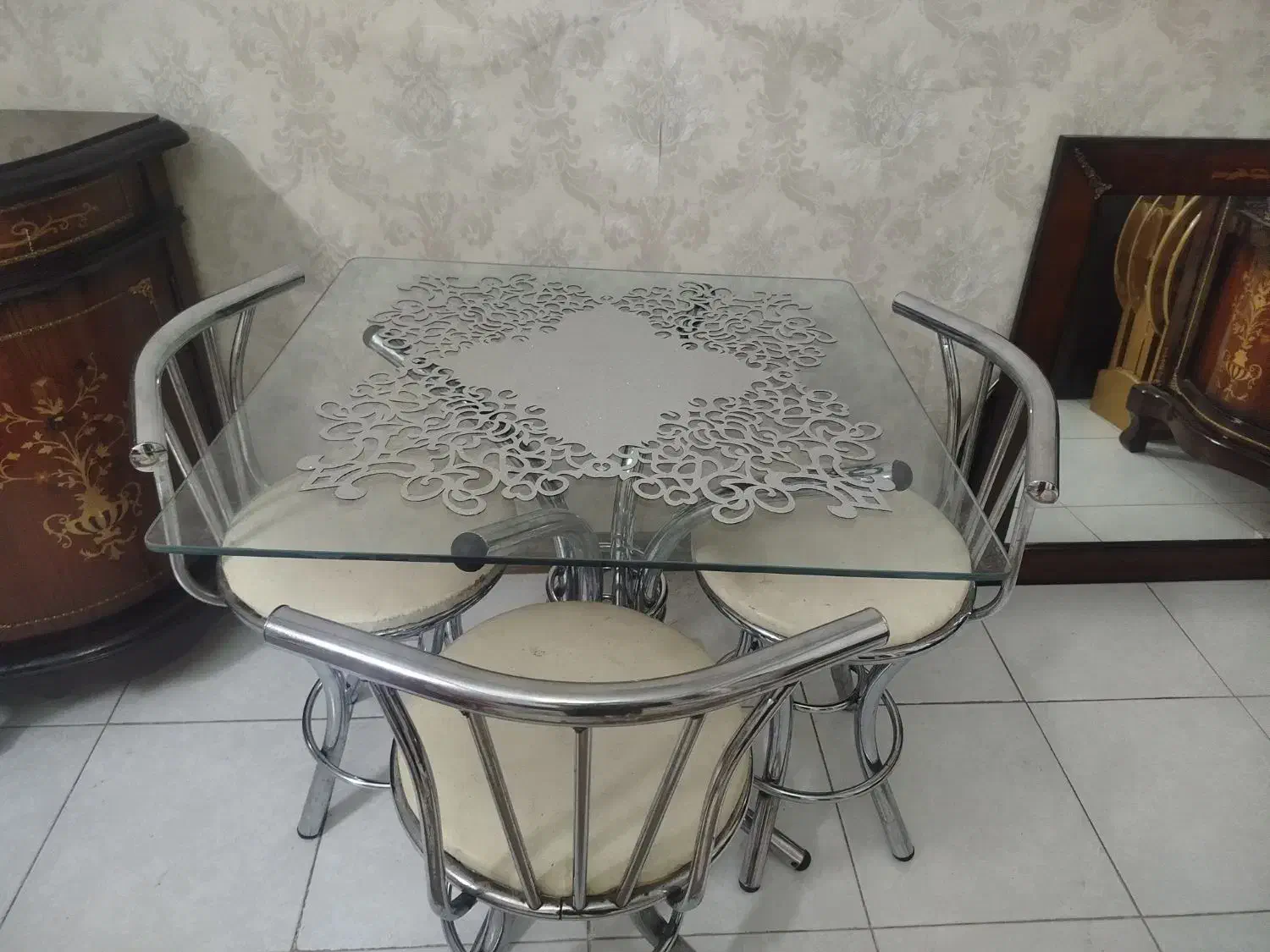 میز غذا خوری فلزی|میز و صندلی غذاخوری|اسلام‌شهر, شهرک قائمیه|دیوار