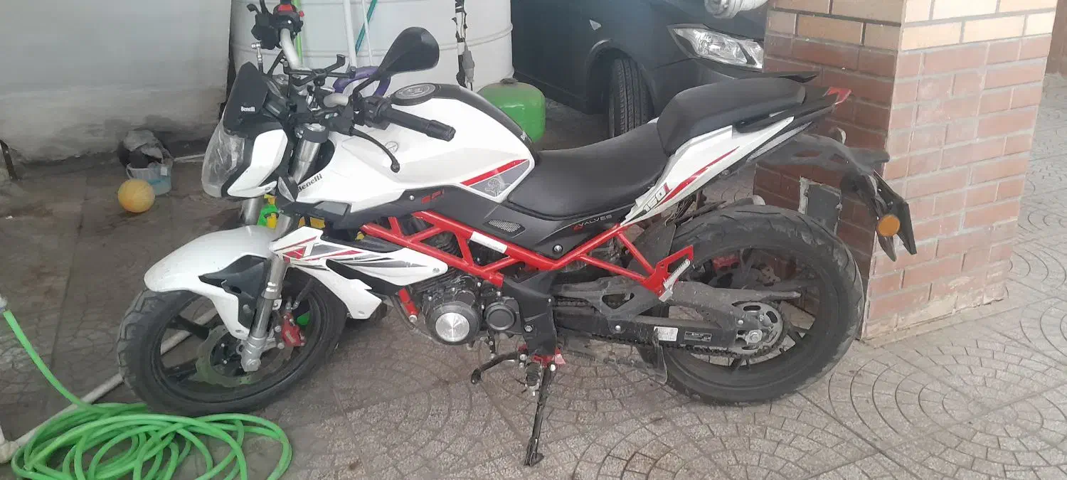 بنلی ۱۵۰ کم کارکرد سالم وتمیز|موتورسیکلت|لاهیجان, خمیر کلایه|دیوار