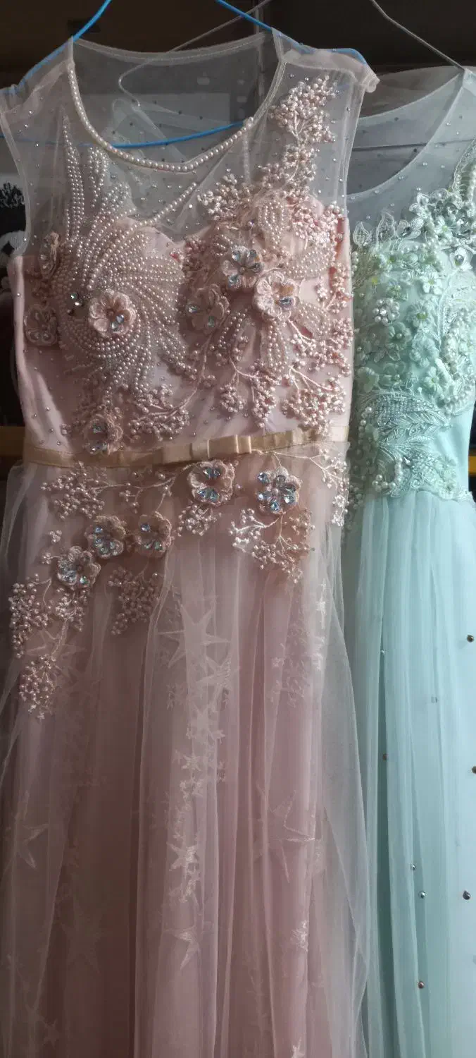 دوتا لباس مجلسی نو|لباس|میانه, |دیوار