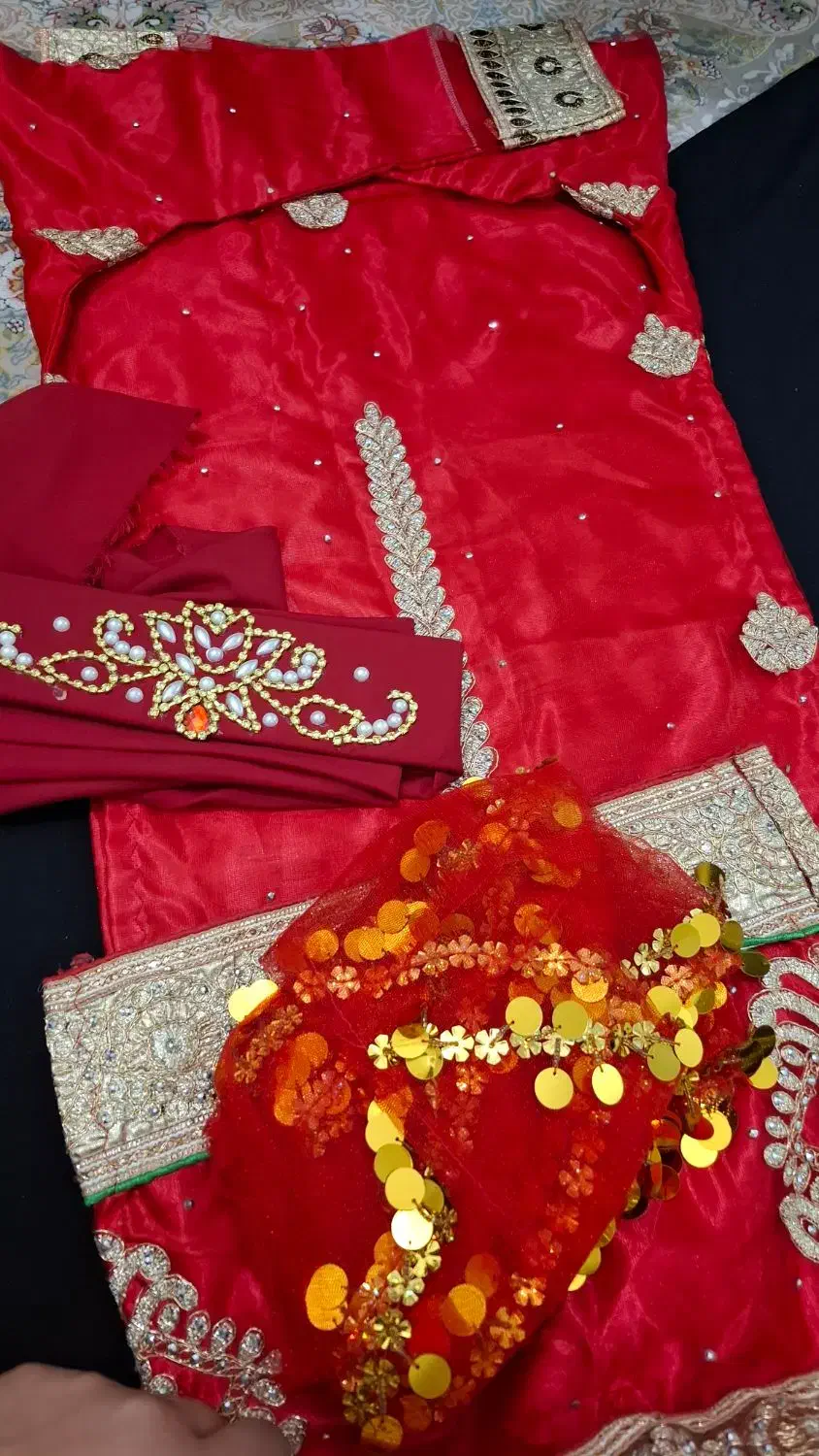 چند پارچه و تی شلوار|لباس|جم, |دیوار