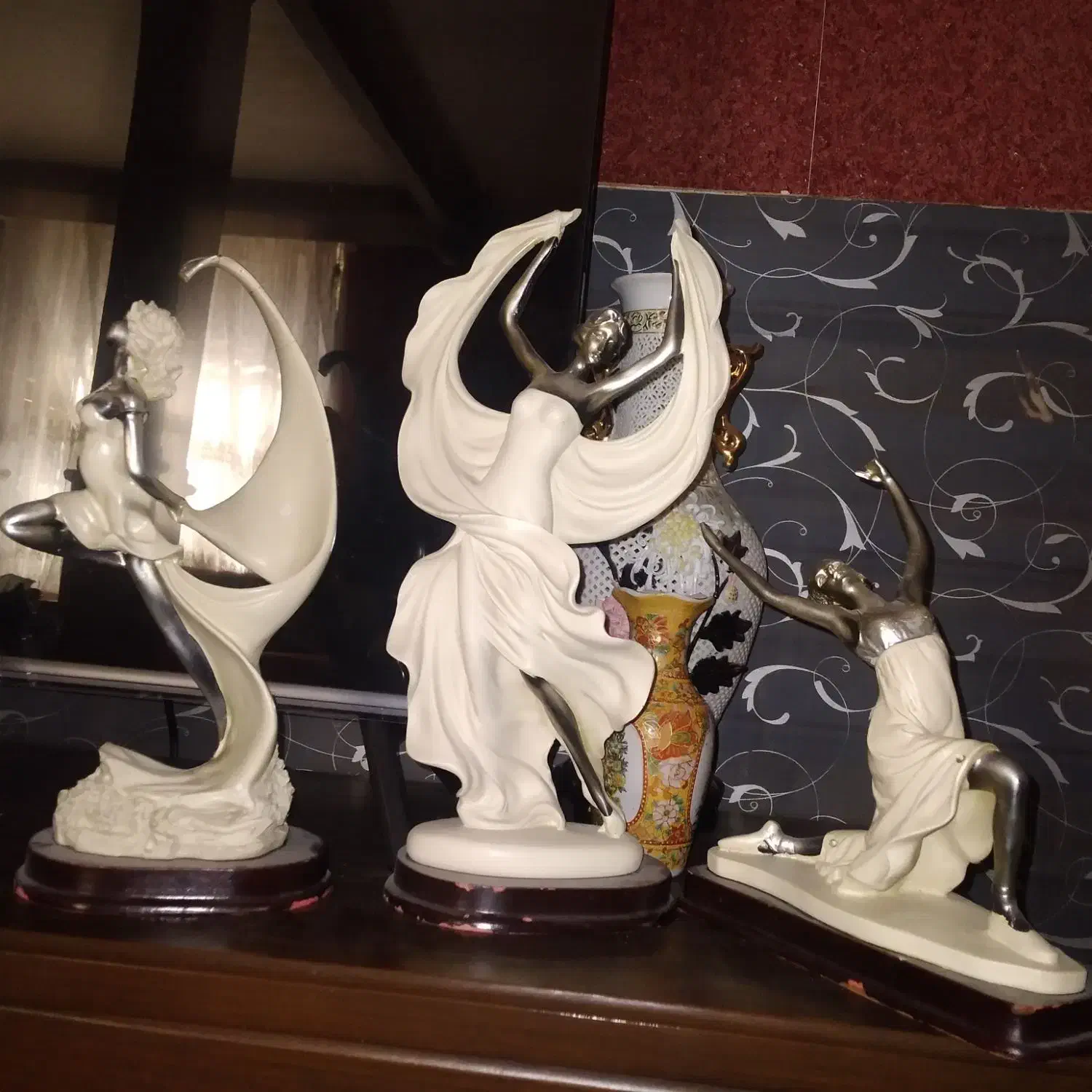 مجسمه. چینی|کلکسیون اشیاء عتیقه|مشهد, رسالت|دیوار