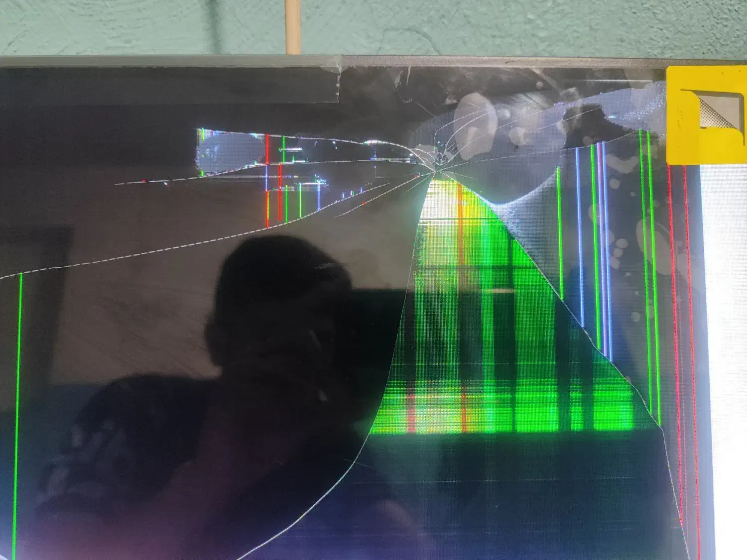 تلویزیون هایسنس 43 اینچ نیازمند تعمیر|تلویزیون و پروژکتور|بهبهان, |دیوار