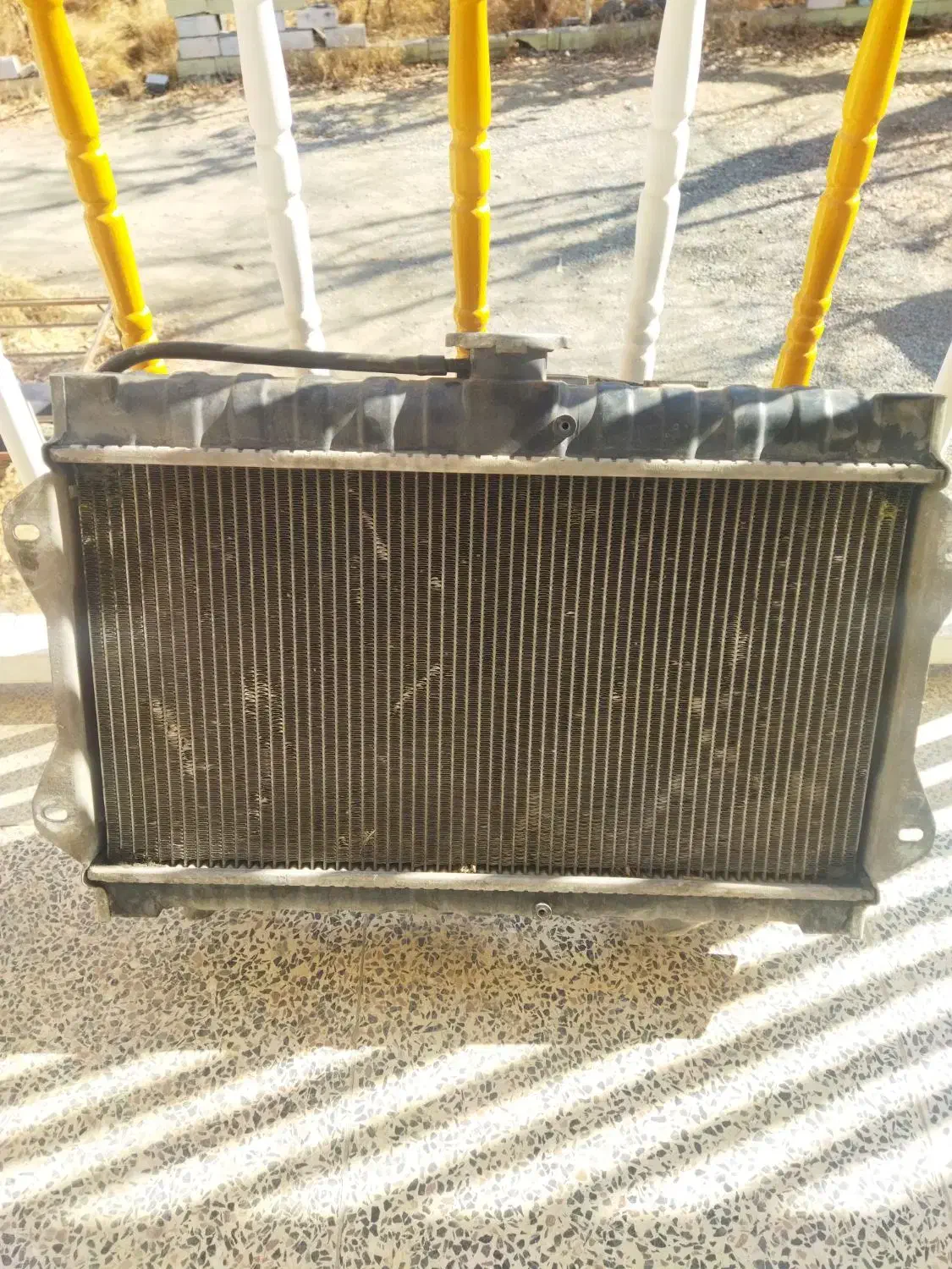 رادیات آلومینیوم سالم و بدون عیب و مرتب|قطعات یدکی و لوازم جانبی|همدان, |دیوار