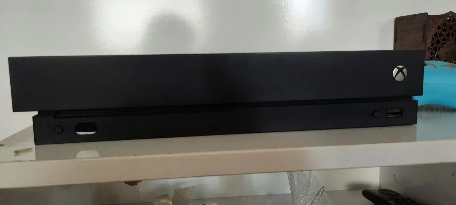 کنسول ایکس باکس وان ایکس|کنسول، بازی ویدئویی و آنلاین|میانه, |دیوار