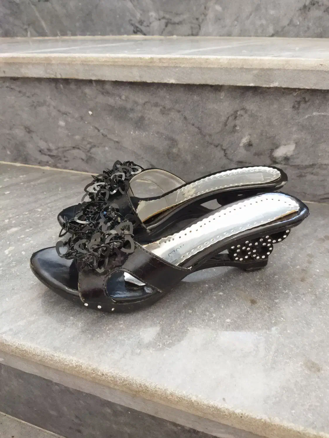 صندل مشکی|کیف، کفش، کمربند|مرودشت, ده بید|دیوار