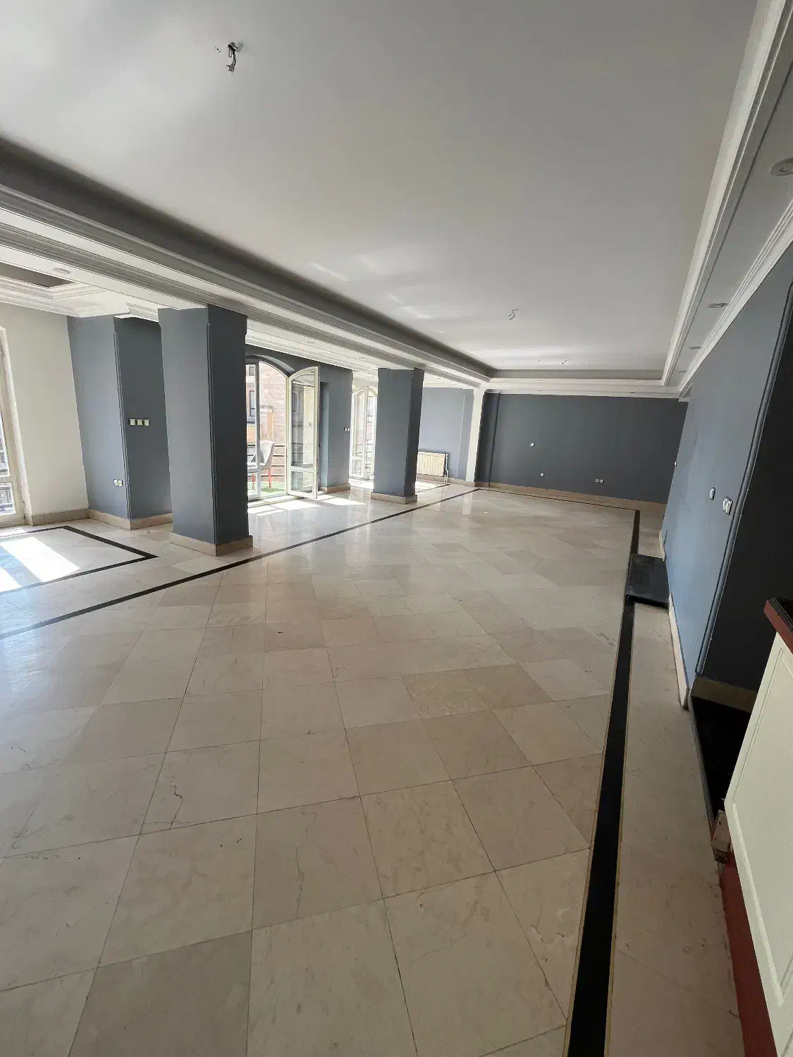 ۲۱۵متر زعفرانیه*دید تهران*خوش نقشه*تراس چیدمان