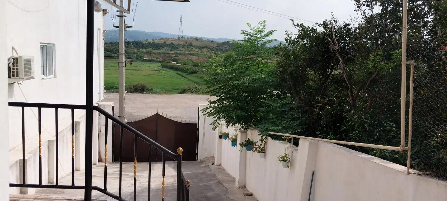 خانه سرای دربستی تمیز|اجارهٔ کوتاه‌مدت ویلا و باغ|قائم‌شهر, |دیوار