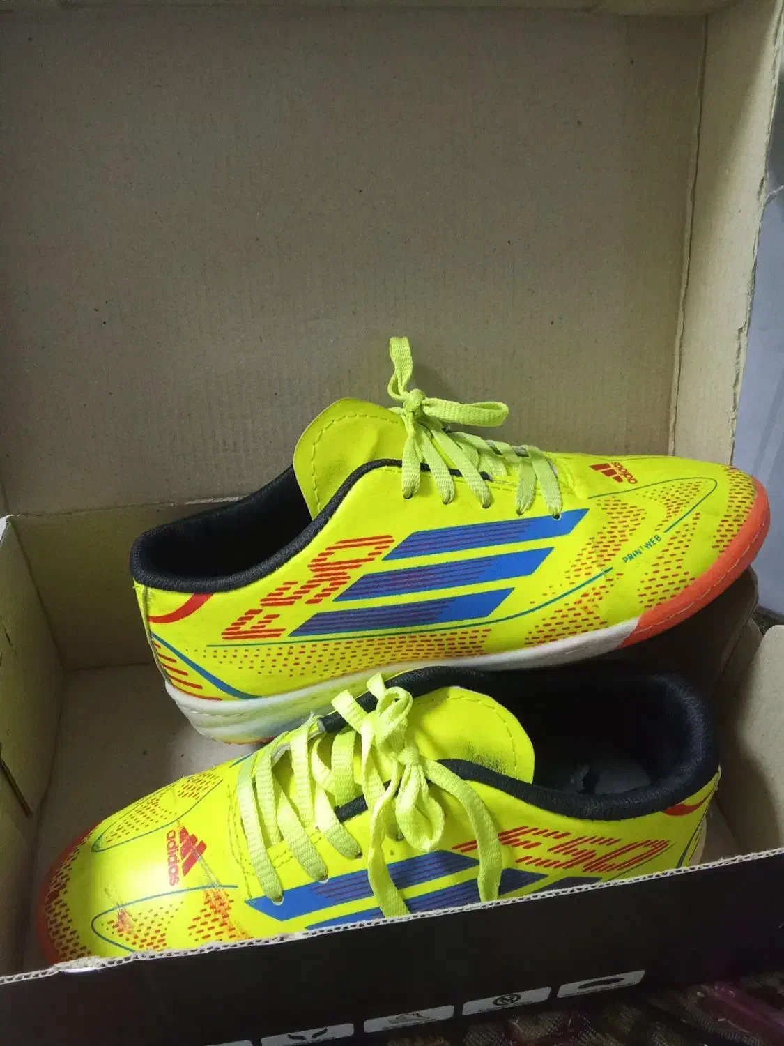 کیف آکبند دانشجویی.و کفش فوتبال و نیم بوت|کیف، کفش، کمربند|تبریز, |دیوار