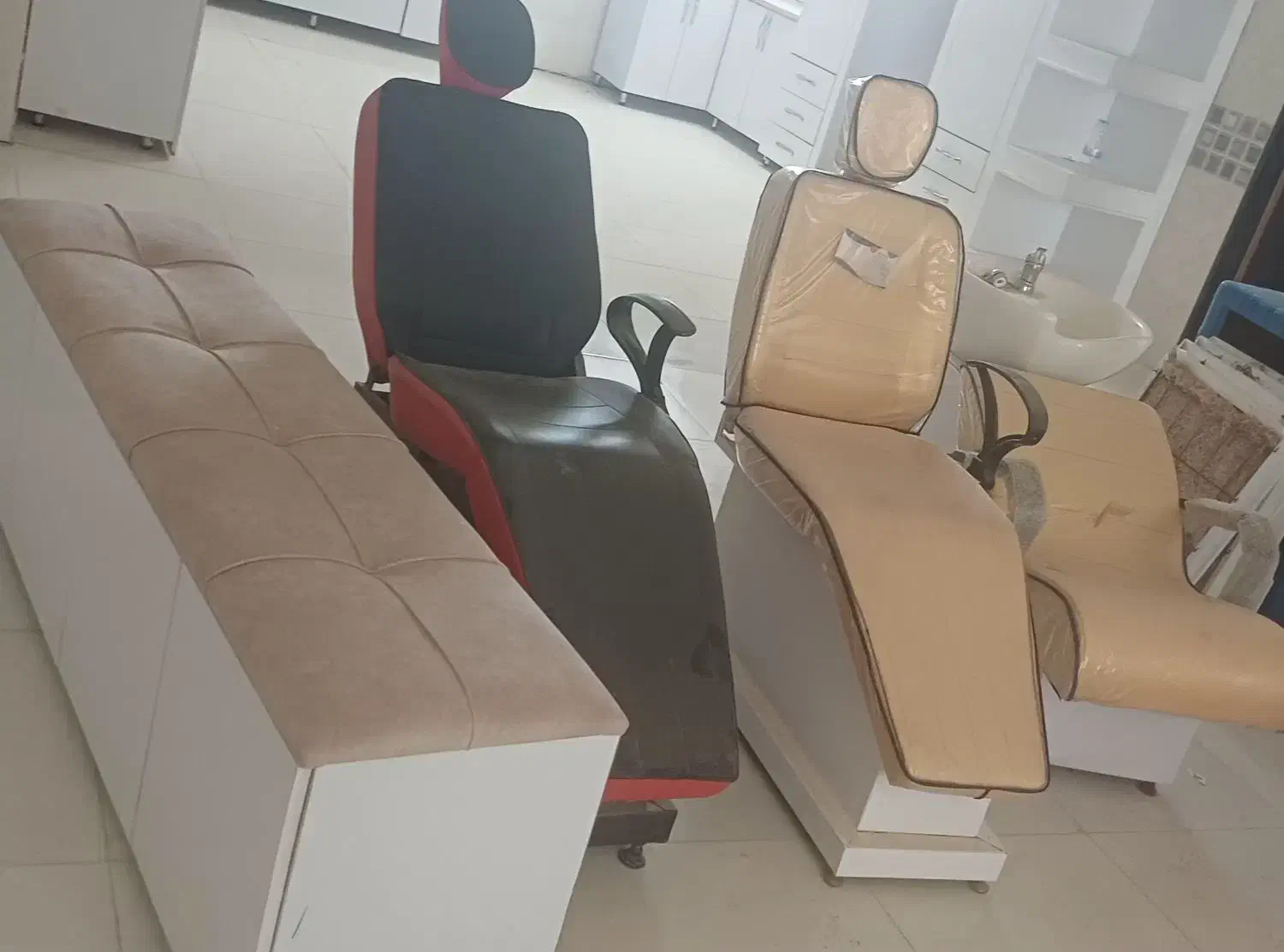 تجهیزات سالن|آرایشگاه و سالنهای زیبایی|بردسکن, |دیوار