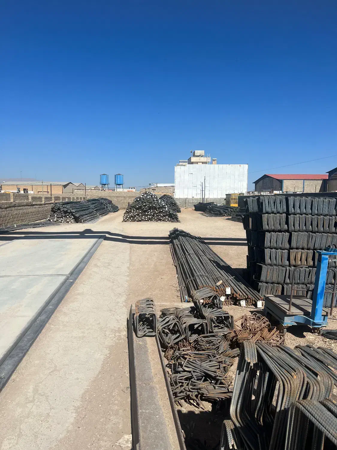 کارگر ساده انبار اهن فروشی|استخدام صنعتی، فنی، مهندسی|شیراز, محمدیه|دیوار