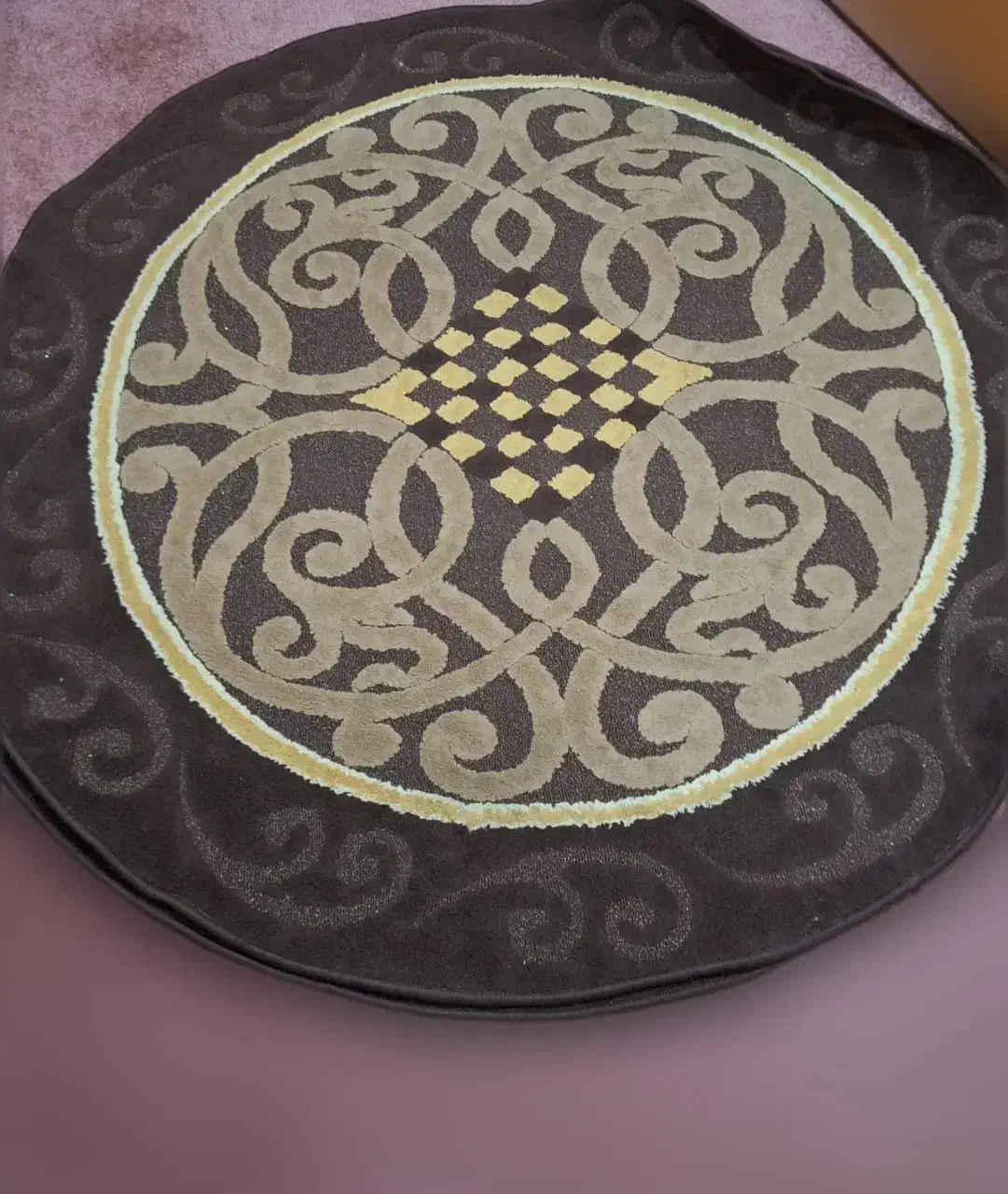 قالی گرد|فرش|آبادان, |دیوار