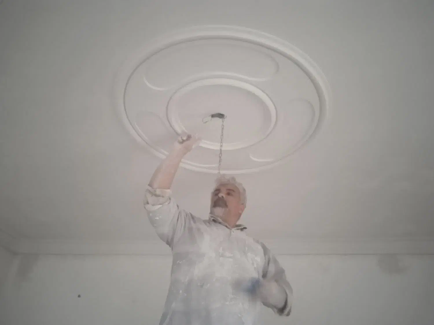 گچکاری نصب چهار چوب و پنجره و خرده کاری|خدمات پیشه و مهارت|رشت, توشیبا|دیوار