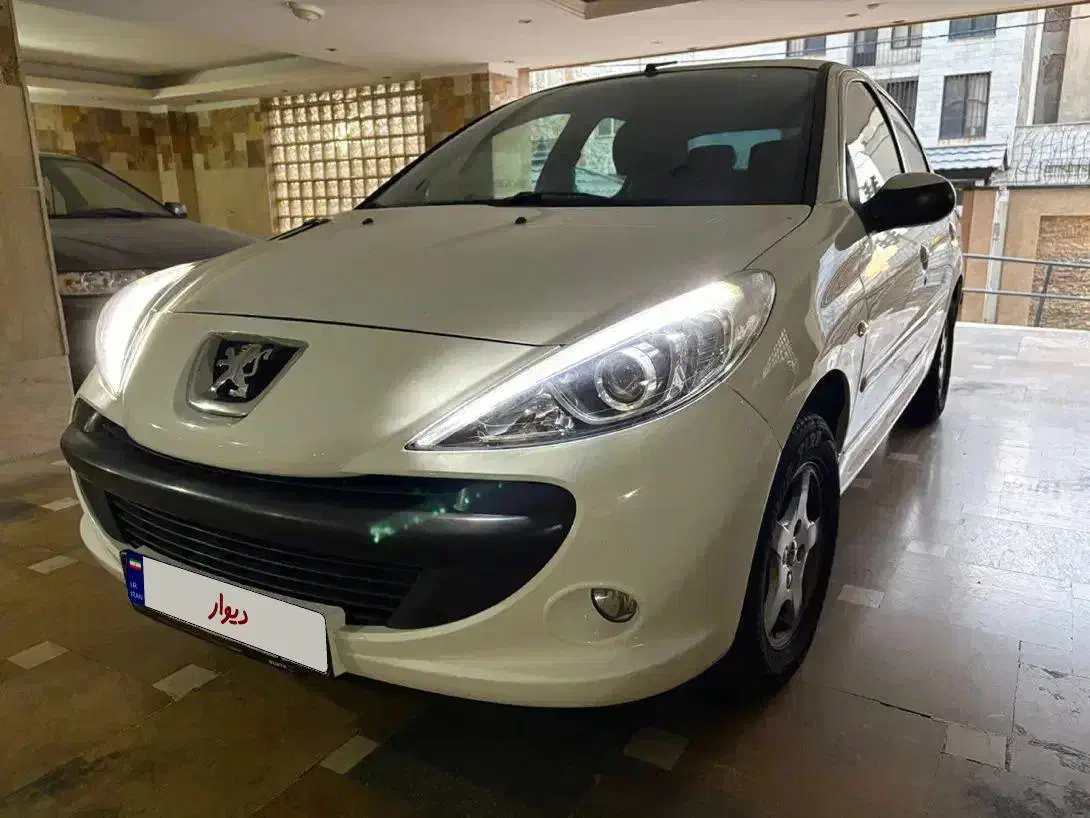 پژو۲۰۷ اتومات|خودرو سواری و وانت|تهران, زعفرانیه|دیوار