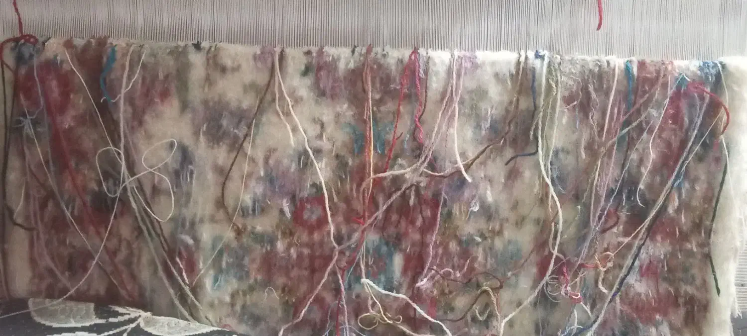 راهنمایی میخام|فرش|نیشابور, دربقاضی|دیوار