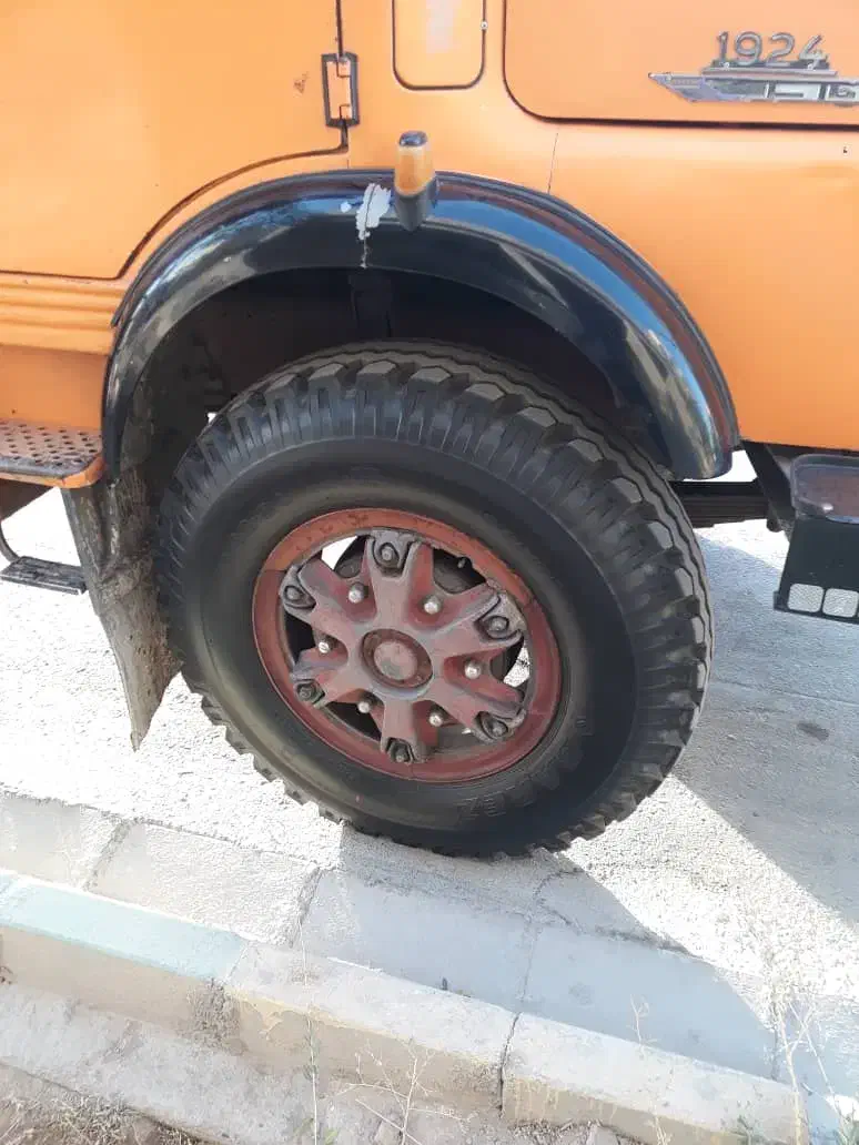 سنگین|خودرو سنگین|برخوار, |دیوار