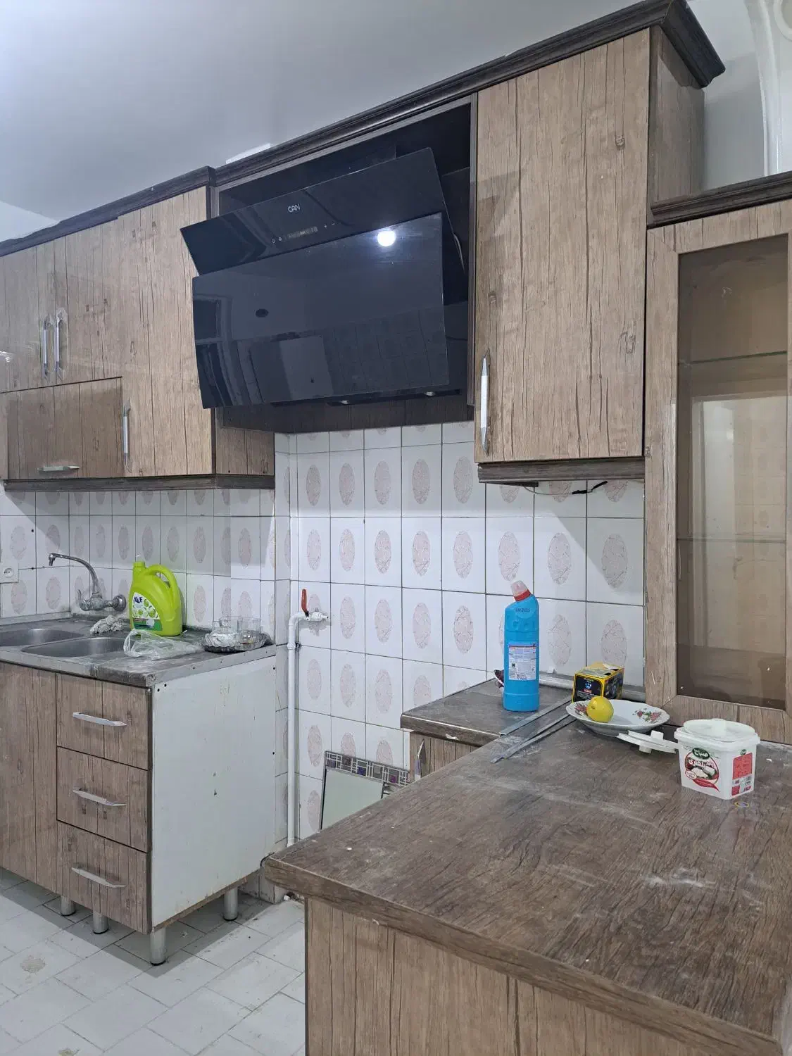 خونه اجاره ای نقاشی شده تمیز