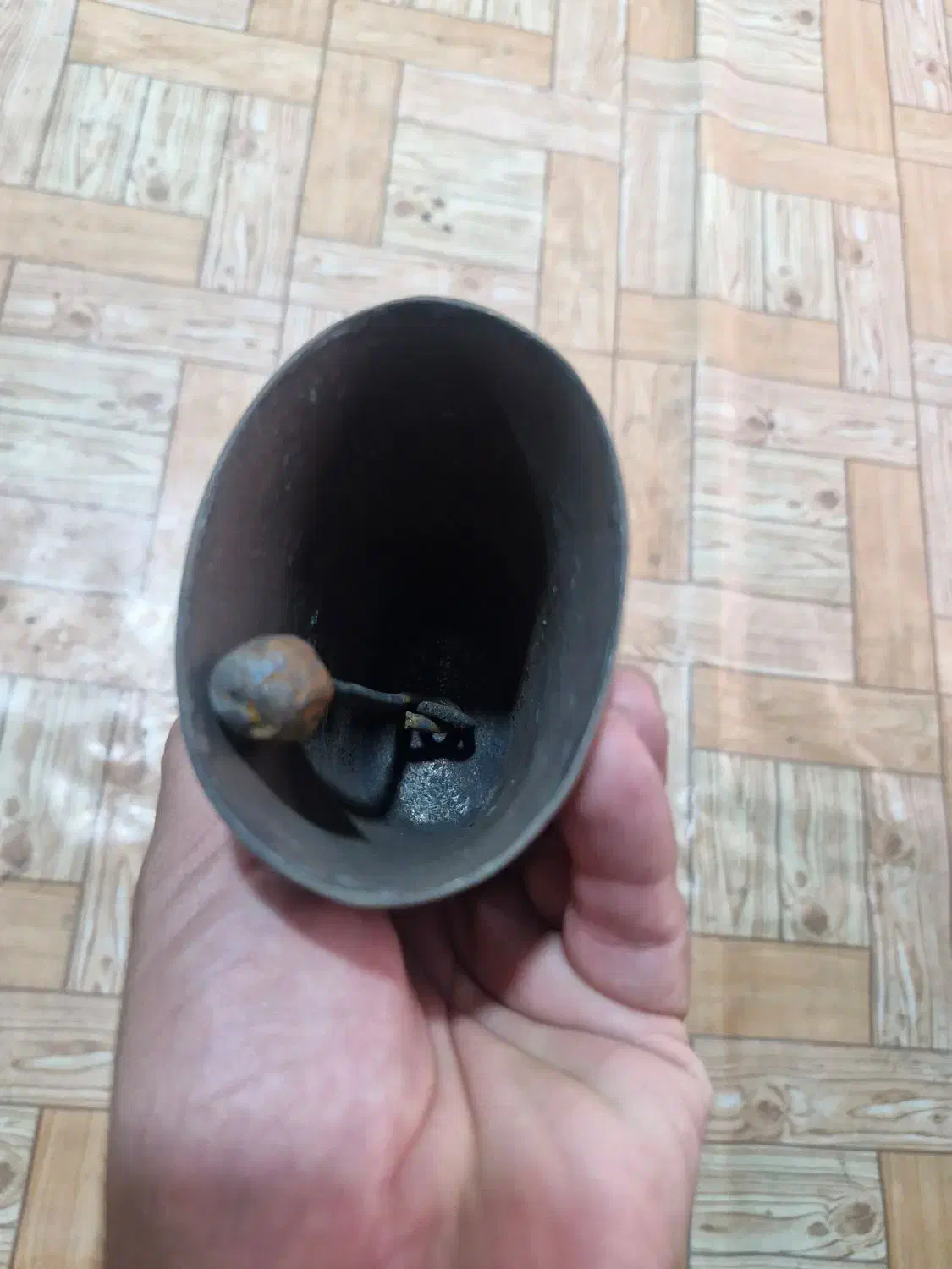 زنگ بگر وسلامت برنجی|کلکسیون اشیاء عتیقه|گلپایگان, |دیوار