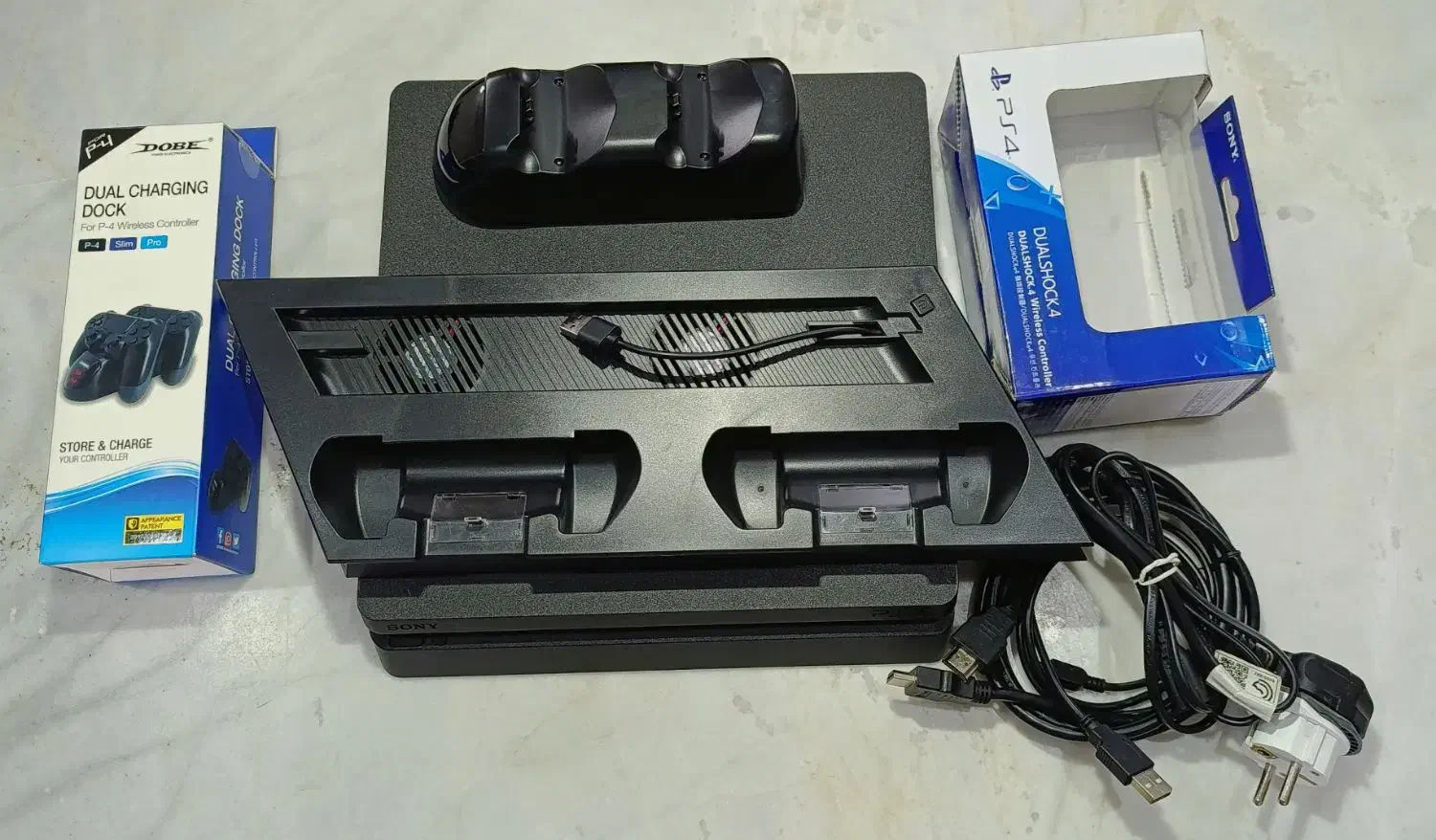 نو با لوازم جانبی و بازیها PS4 Slim|کنسول، بازی ویدئویی و آنلاین|ملارد, |دیوار