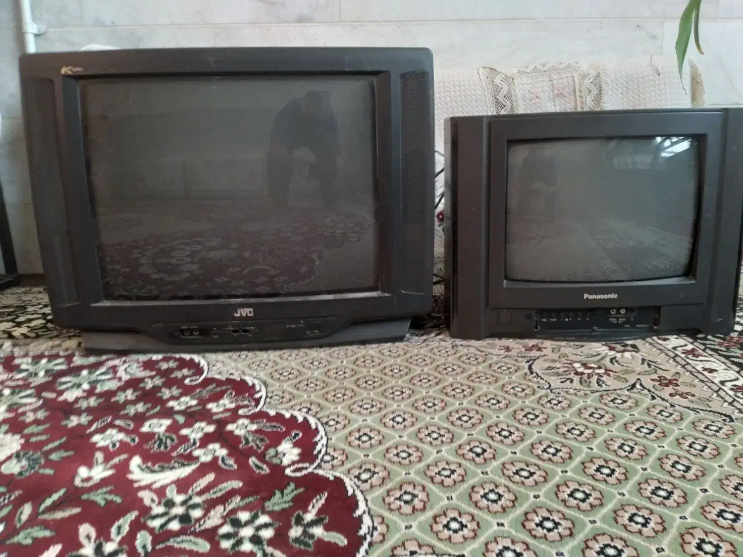 دو عدد تلوزیون قدیمی|تلویزیون و پروژکتور|یزد, |دیوار