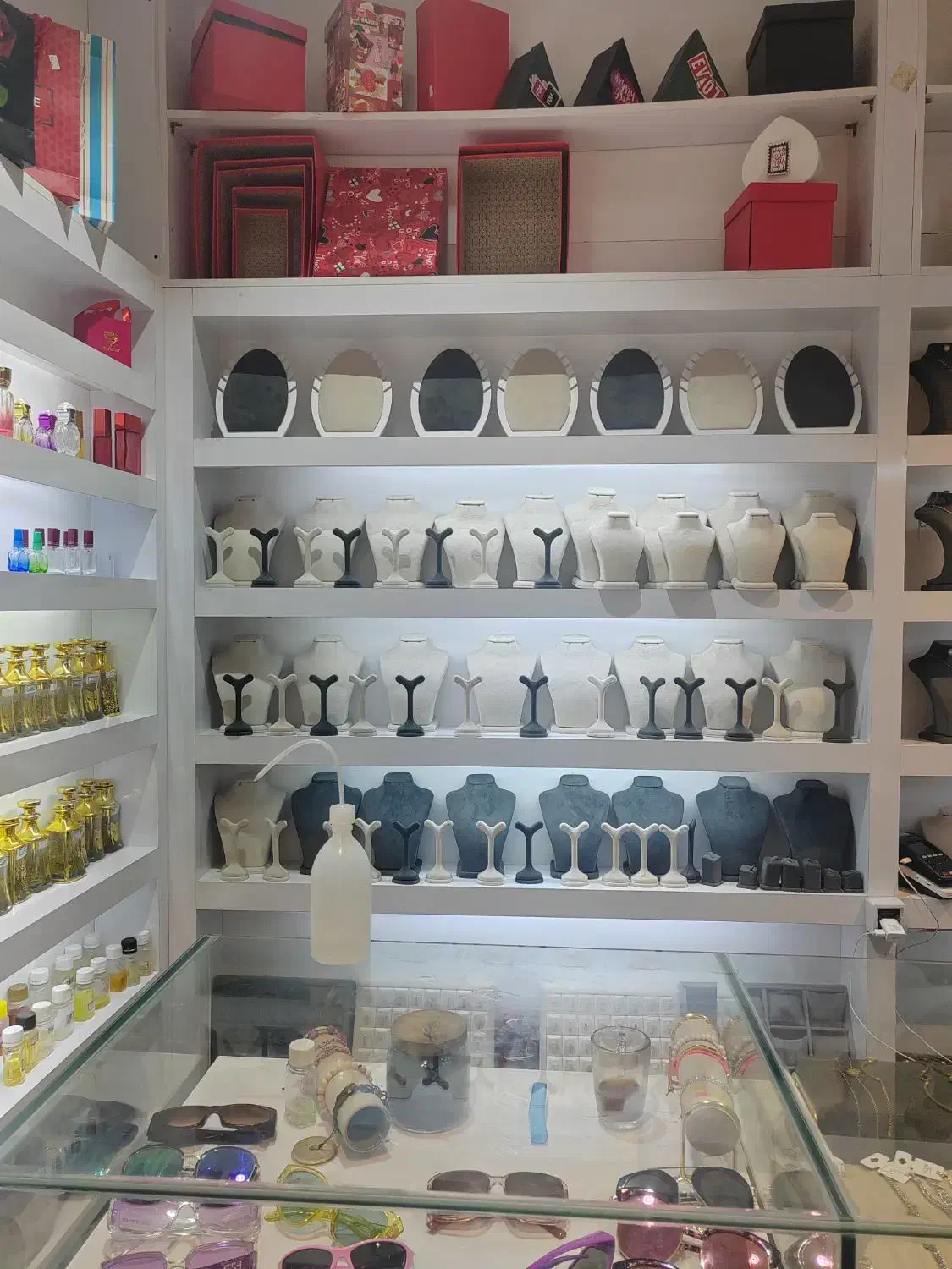 مانکن طلا فروشی و بدلیجات|فروشگاه و مغازه|مشهد, سرافرازان|دیوار