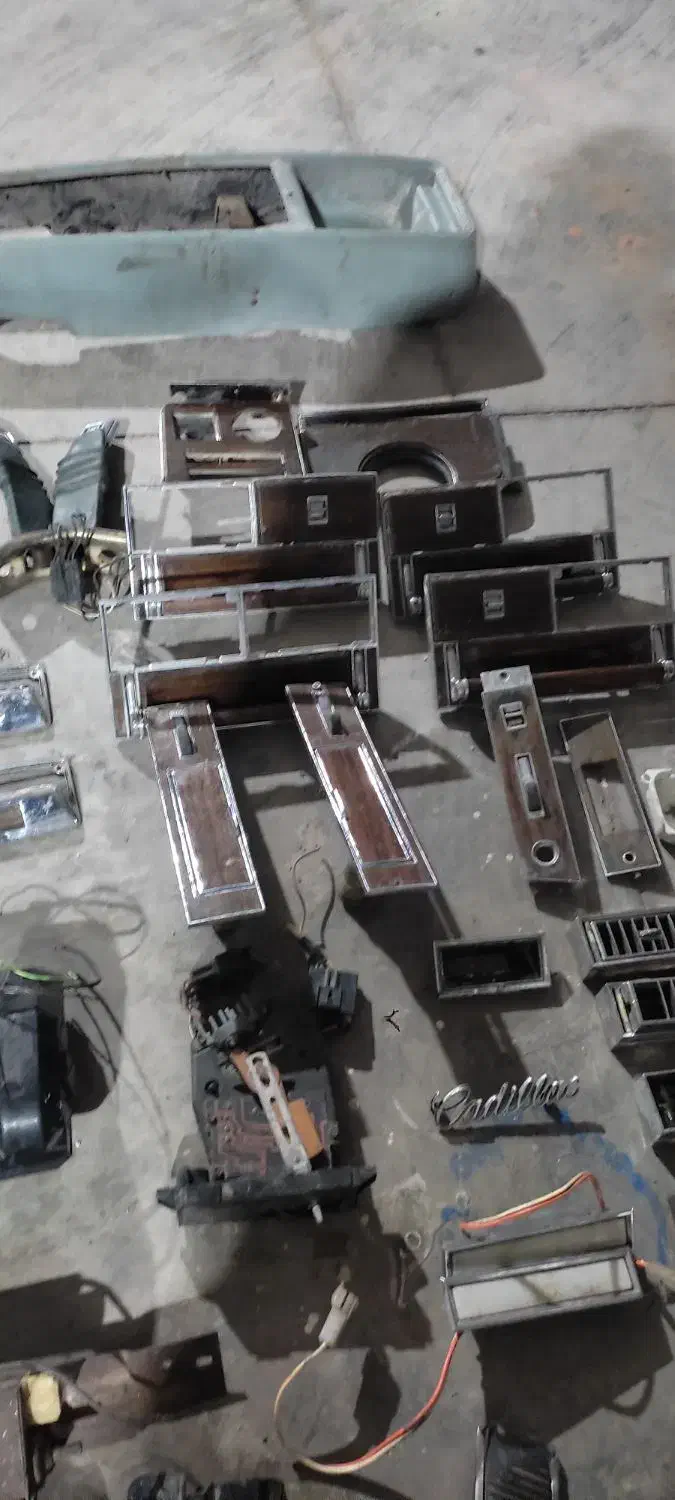 سلام یه سری لوازم کادیلاک بیوک جیپ اهو کلی و تکی|قطعات یدکی و لوازم جانبی|بجنورد, |دیوار