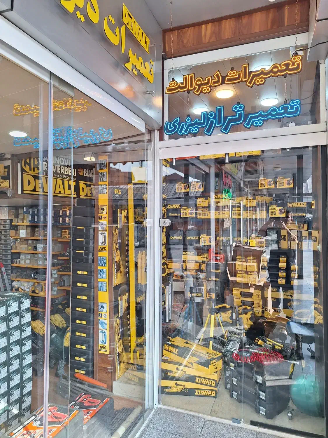 کارگر ساده،جهت کار در تعمیرگاه ابزار صنعتی|استخدام صنعتی، فنی، مهندسی|تهران, پارک شهر|دیوار