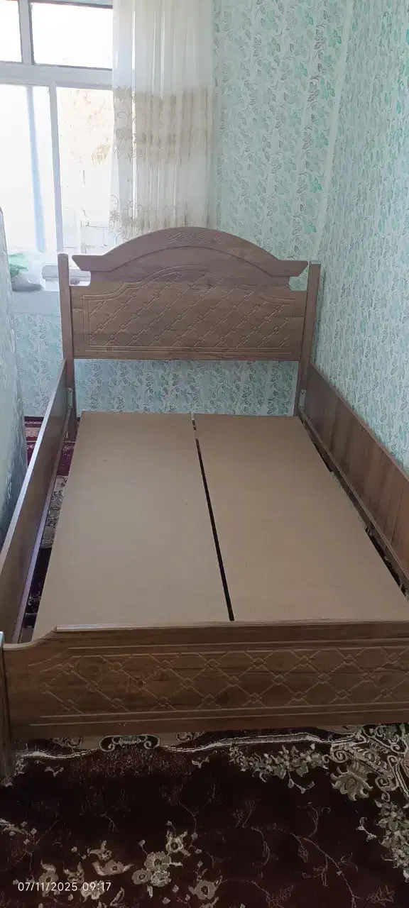 تخت یک و نیم نفره|تخت و سرویس خواب|پره‌سر, |دیوار