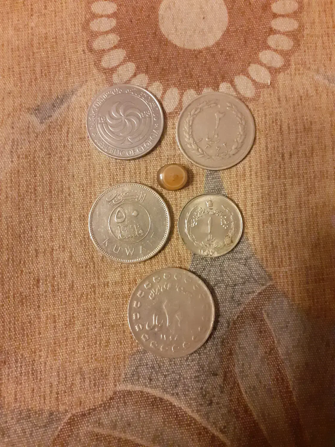 سکه قدیمی|کلکسیون اشیاء عتیقه|ابریشم, |دیوار