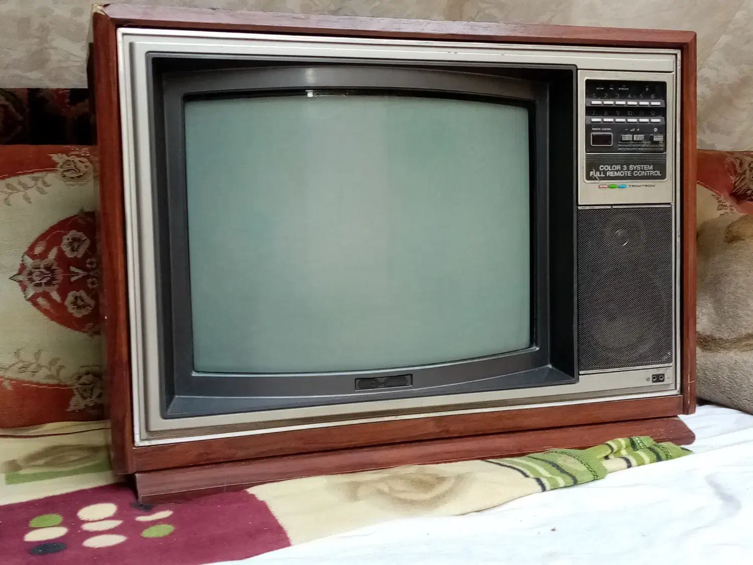 تلوزیون داخلش فابریک|تلویزیون و پروژکتور|اصفهان, چرخاب|دیوار