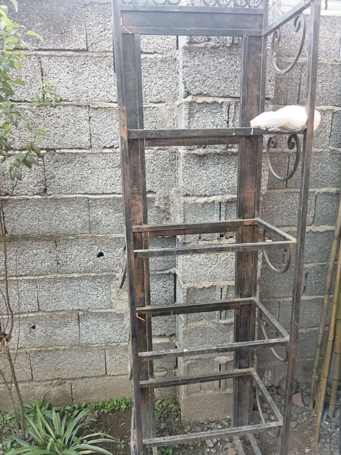 قفسه آهنی|مبلمان خانگی و میز عسلی|لنگرود, |دیوار