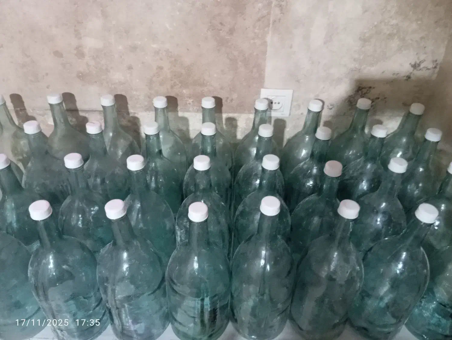 شیشه دو و نیم لیتری|ظروف نگهدارنده، پلاستیکی، یکبارمصرف|وحیدیه, |دیوار