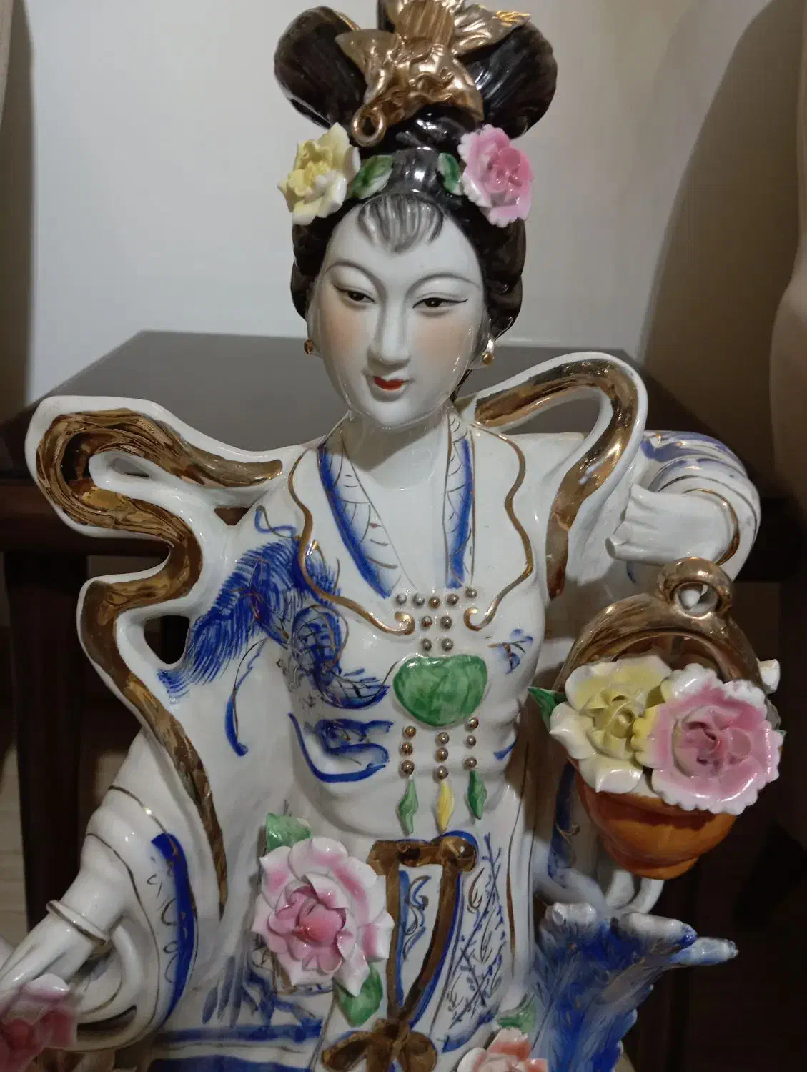 مجسمه بانوی چینی قدیمی|کلکسیون اشیاء عتیقه|تهران, گلستان (شهرک راه آهن)|دیوار