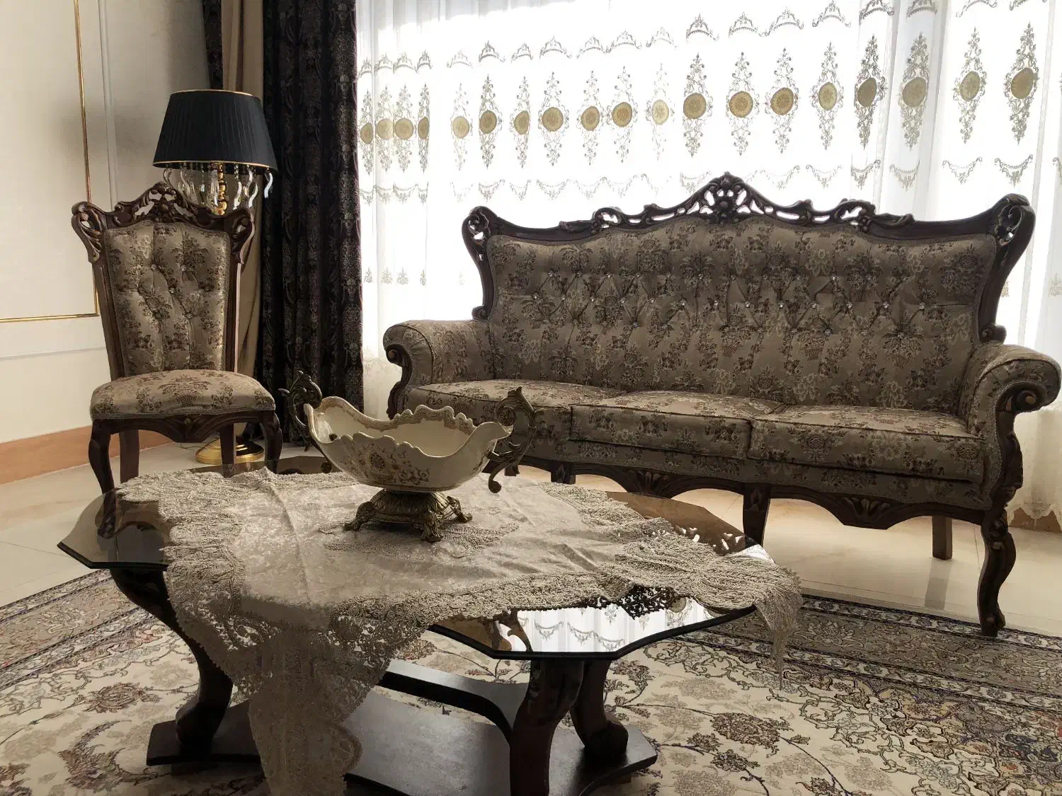 مبل سلطنتی و راحتی|مبلمان خانگی و میز عسلی|نقده, |دیوار