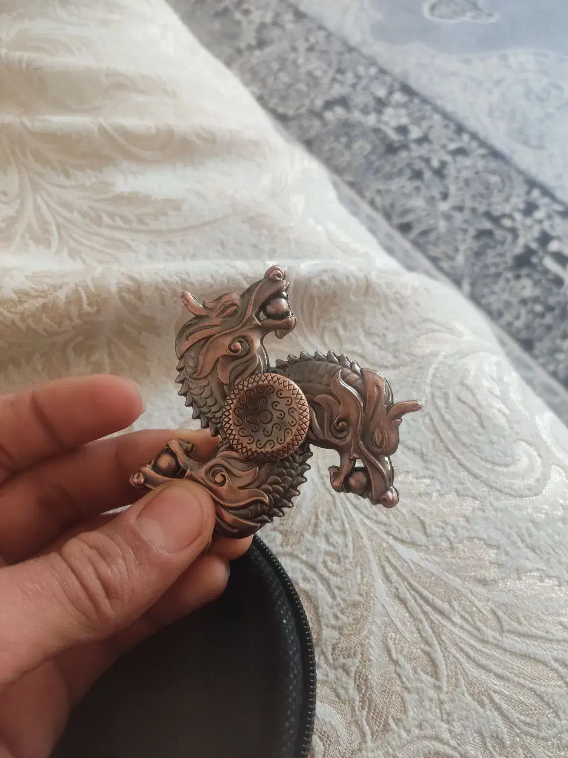 اسپینر|کلکسیون اشیاء عتیقه|صدرا-فارس, فاز ۱|دیوار