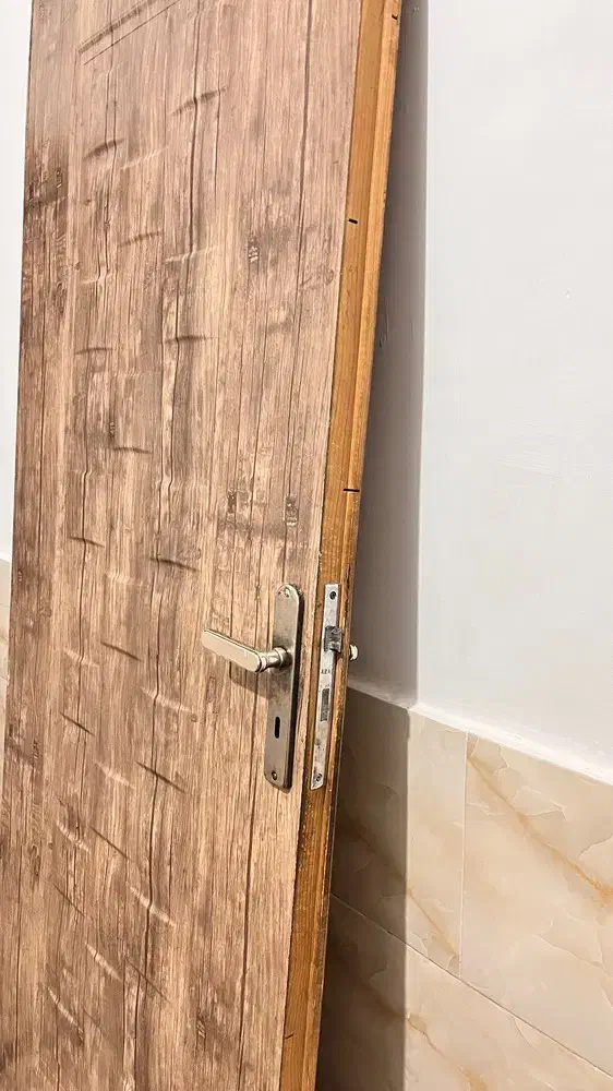 درب چوبی ورودی|مصالح و تجهیزات ساختمان|بشاریات, |دیوار