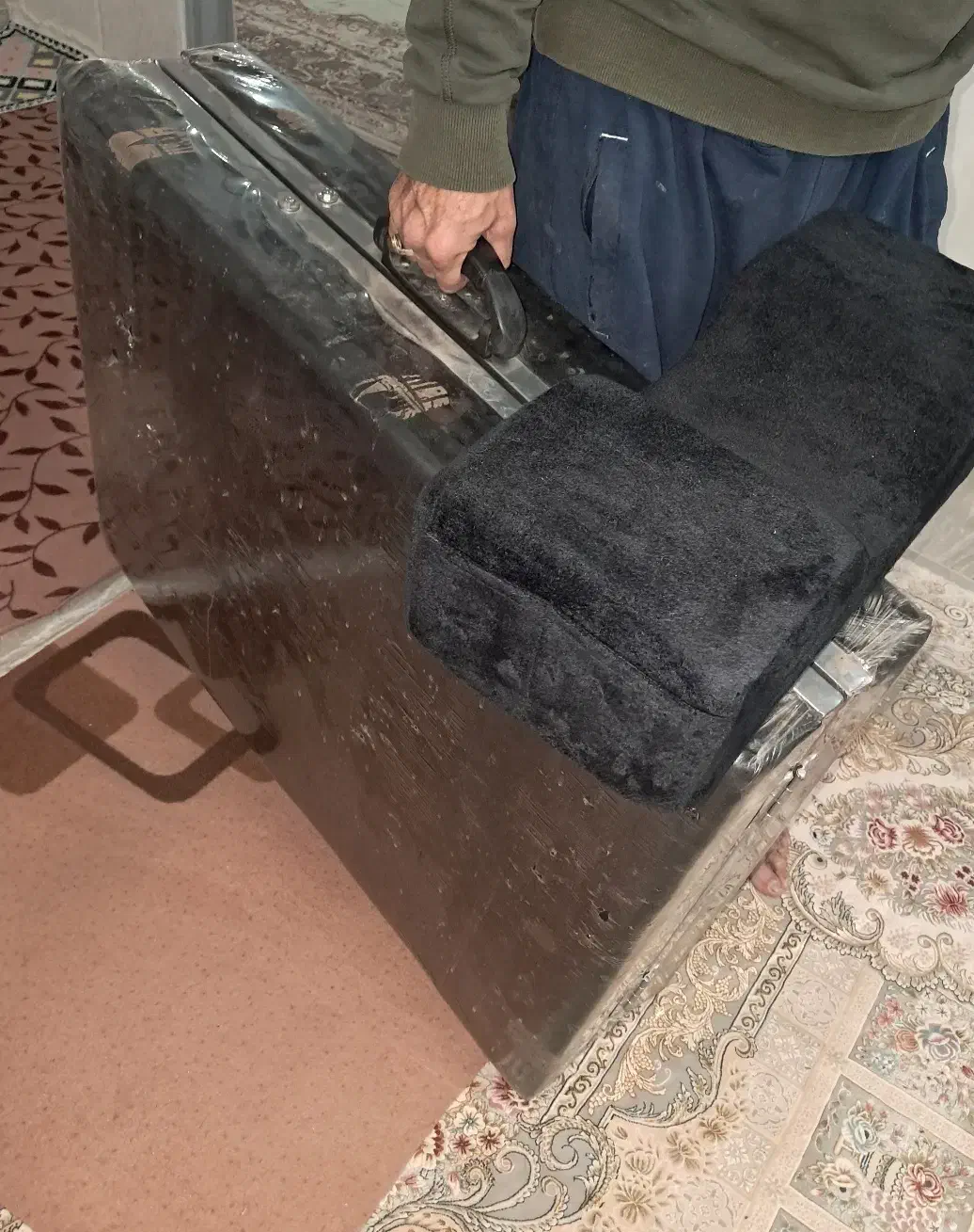 میز تلوزیون* فرش *تخت  آرایشگاه زنانه*کولر*سماور|حراج|اسفراین, |دیوار