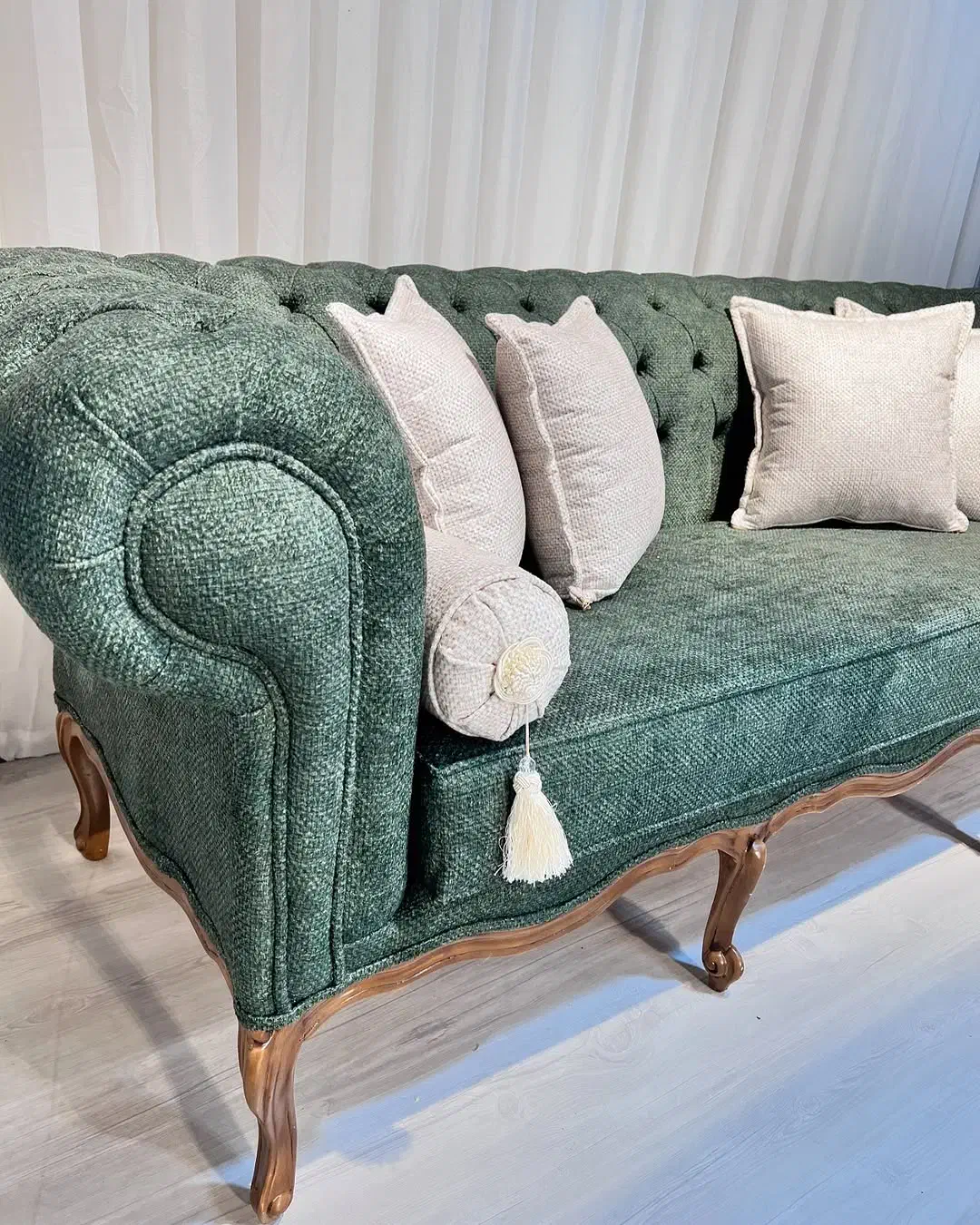 مبل فرانسوی زرین چوب|مبلمان خانگی و میز عسلی|اردبیل, |دیوار