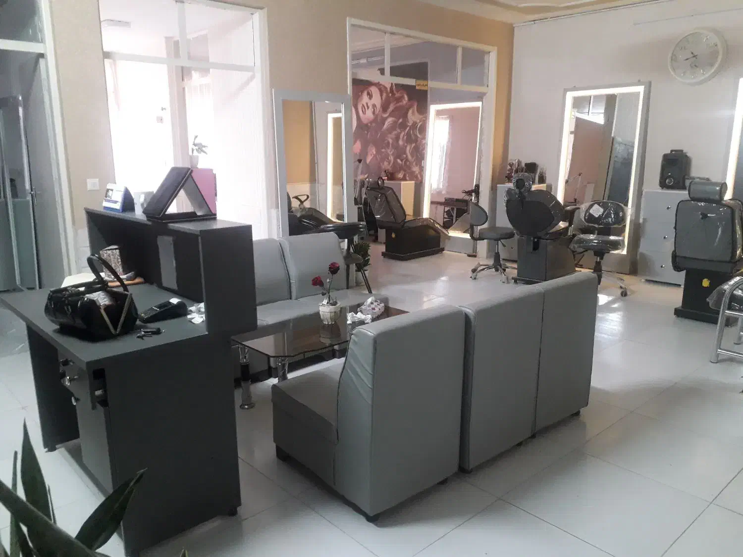 لوازم سالن زیبایی|آرایشگاه و سالن‌های زیبایی|تربت‌حیدریه, منصوریه|دیوار