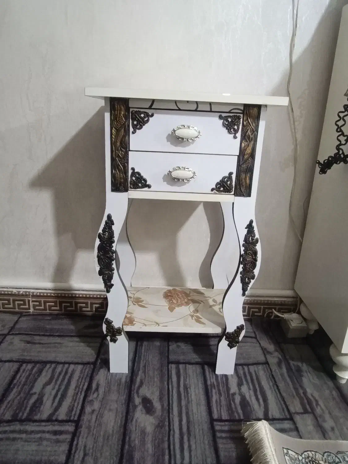 میز تلفن|میز تلفن|نظرآباد, رسالت|دیوار