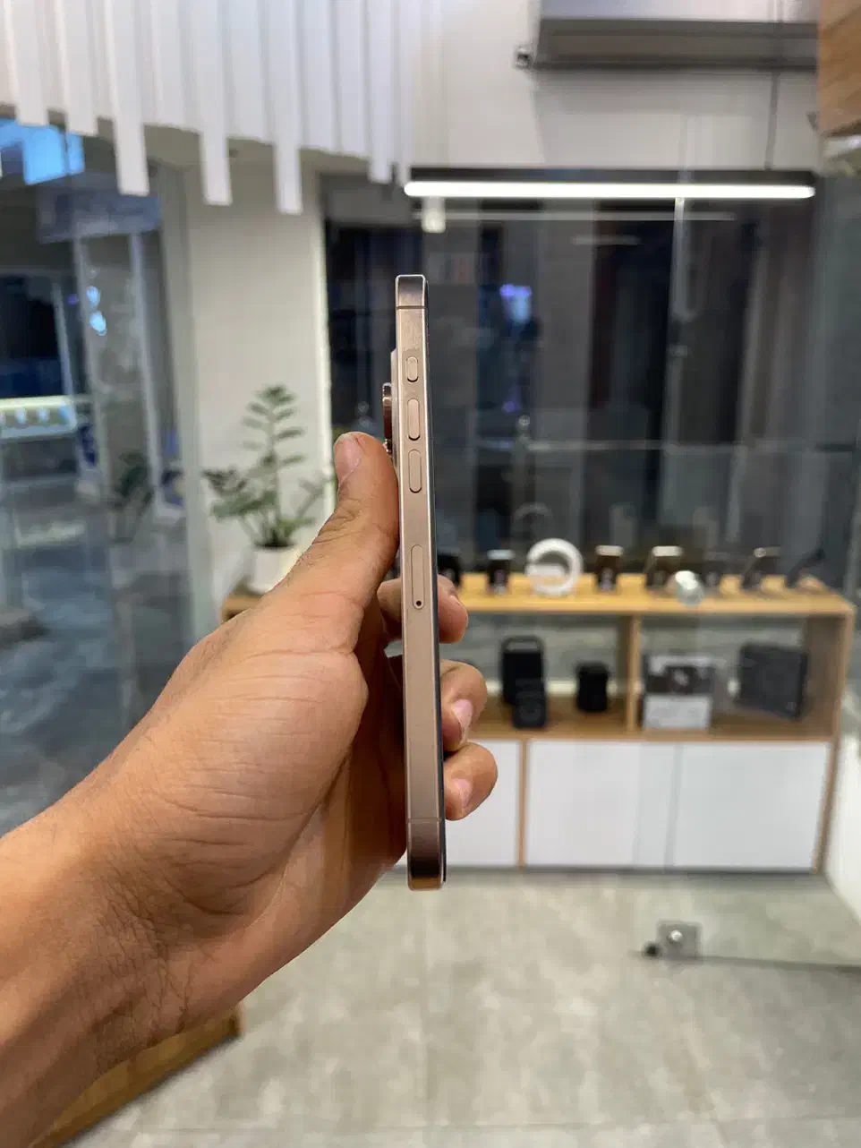 آیفون ۱۶ پرو مکس|موبایل|اصفهان, جلفا|دیوار