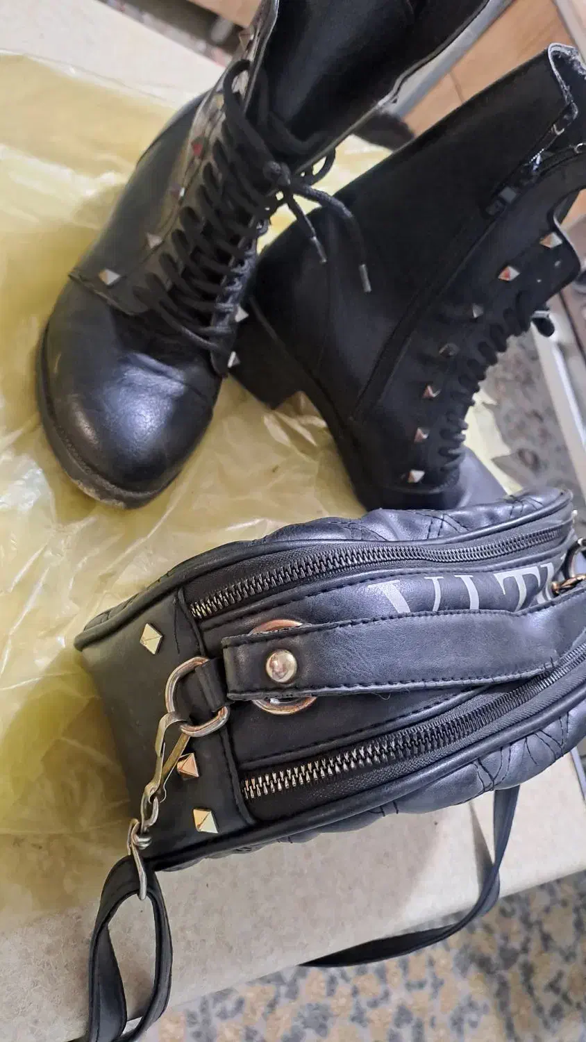 ست کیف و کفش چکمه ۸۰۰|کیف، کفش، کمربند|هشتگرد, شهرک مهستان ۱|دیوار