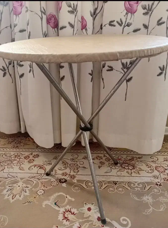 میز خاطره سالم و تمیز|مبلمان خانگی و میز عسلی|گلبهار, شهر جدید گلبهار|دیوار