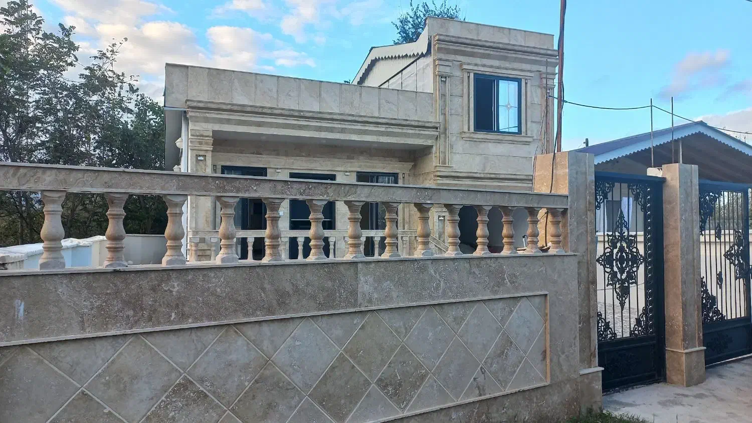 فروش ویلا ۱۵۰ بنا و ۲۵۰ متر زمین سند تک برگ حوریان|فروش خانه و ویلا|پره‌سر, |دیوار