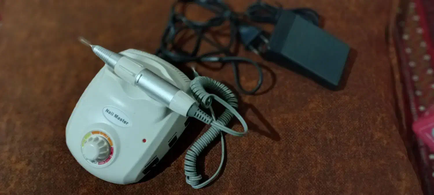 وسایل کاشت ناخن|آرایشگاه و سالن‌های زیبایی|دلند, |دیوار