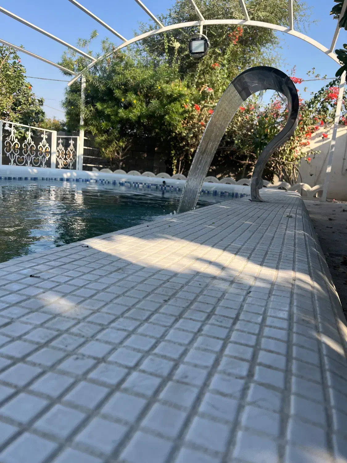 ویلا استخر دار سرخون|اجارهٔ کوتاه‌مدت ویلا و باغ|بندرعباس, |دیوار