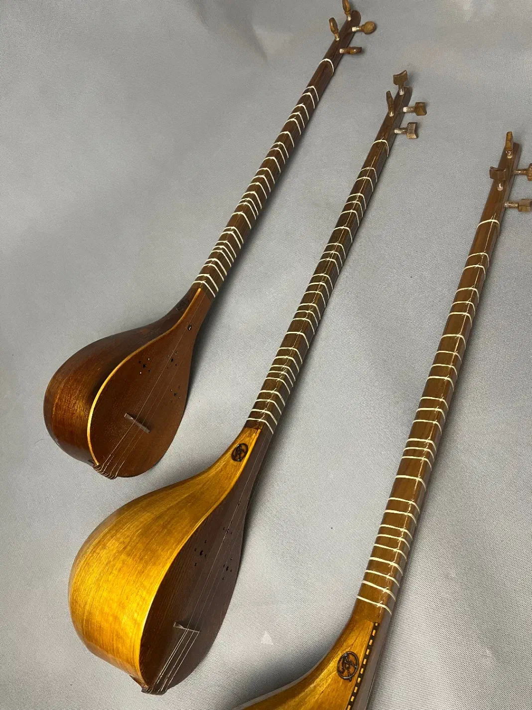 سه تار|سازهای سنتی|تهران, سلسبیل جنوبی|دیوار