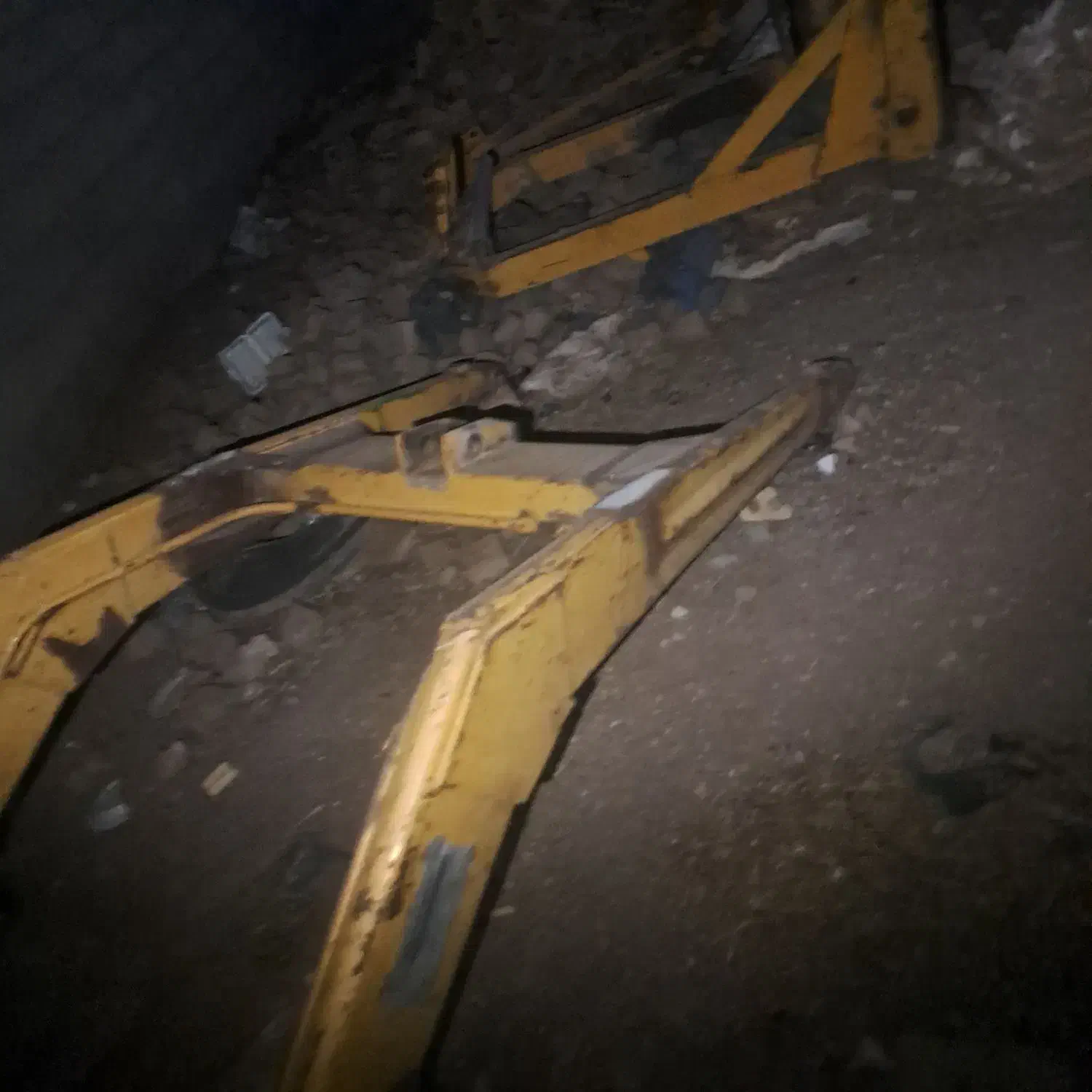 بیل لودری تراکتور|ماشین‌آلات صنعتی|گناباد, |دیوار